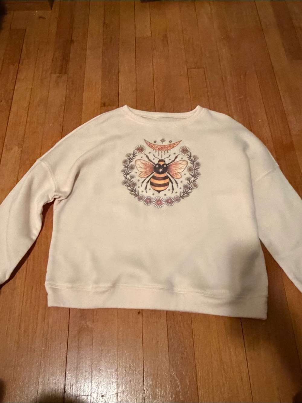 SHEIN Cream Bee & Floral Graphic Crewneck Sweater